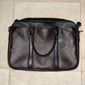 COACH vintage logo laptop briefcase leather unisex in great condition.